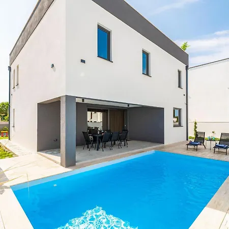 Holiday home Stunning In Privlaka