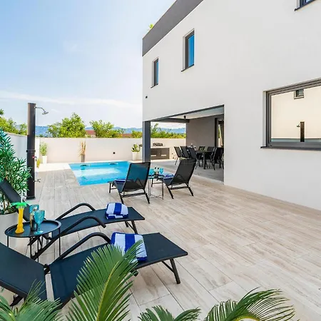 Stunning In Privlaka Holiday home Zadar