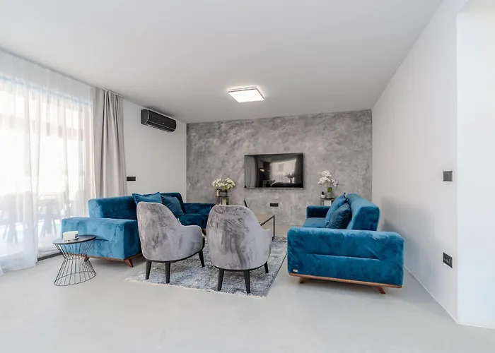 Holiday home Stunning In Privlaka *