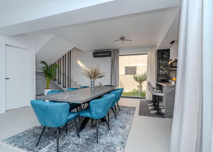 Stunning In Privlaka Holiday home