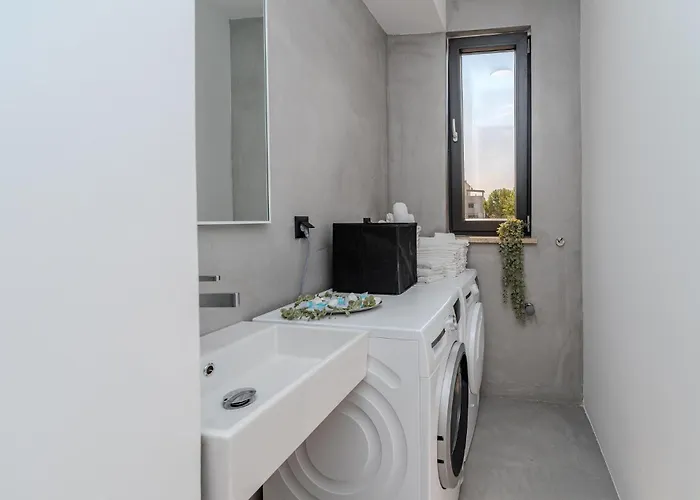 Holiday home Stunning In Privlaka *