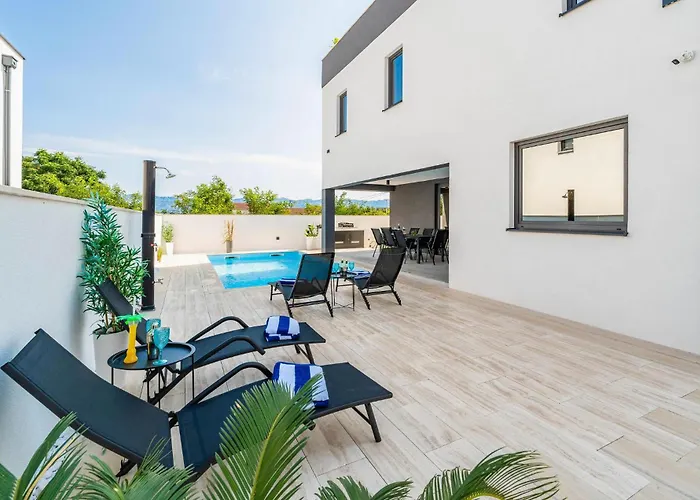 Stunning In Privlaka Holiday home Zadar