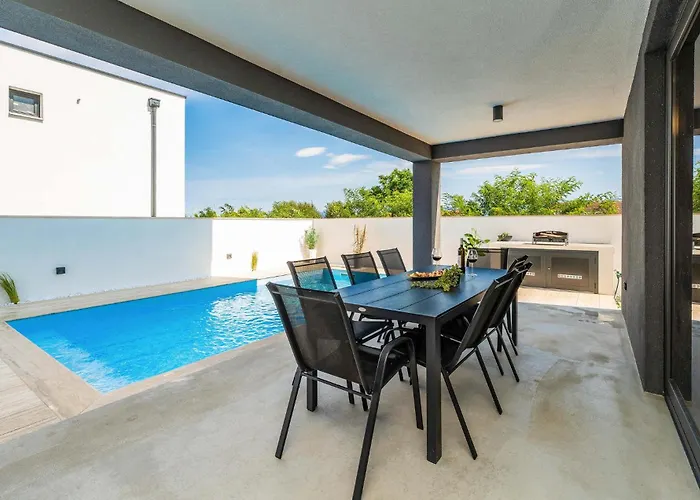 Holiday home Stunning In Privlaka