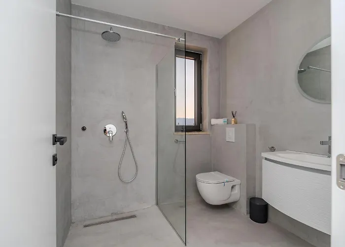 Holiday home Stunning In Privlaka *