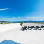 Stunning In Privlaka * Zadar