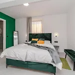 Stunning In Privlaka Vikendica